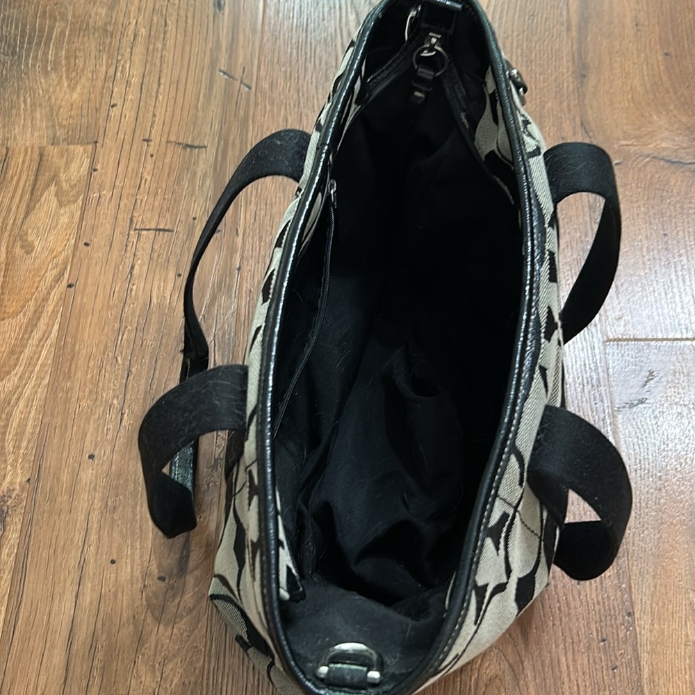 Coach purse - Picture 3 of 4